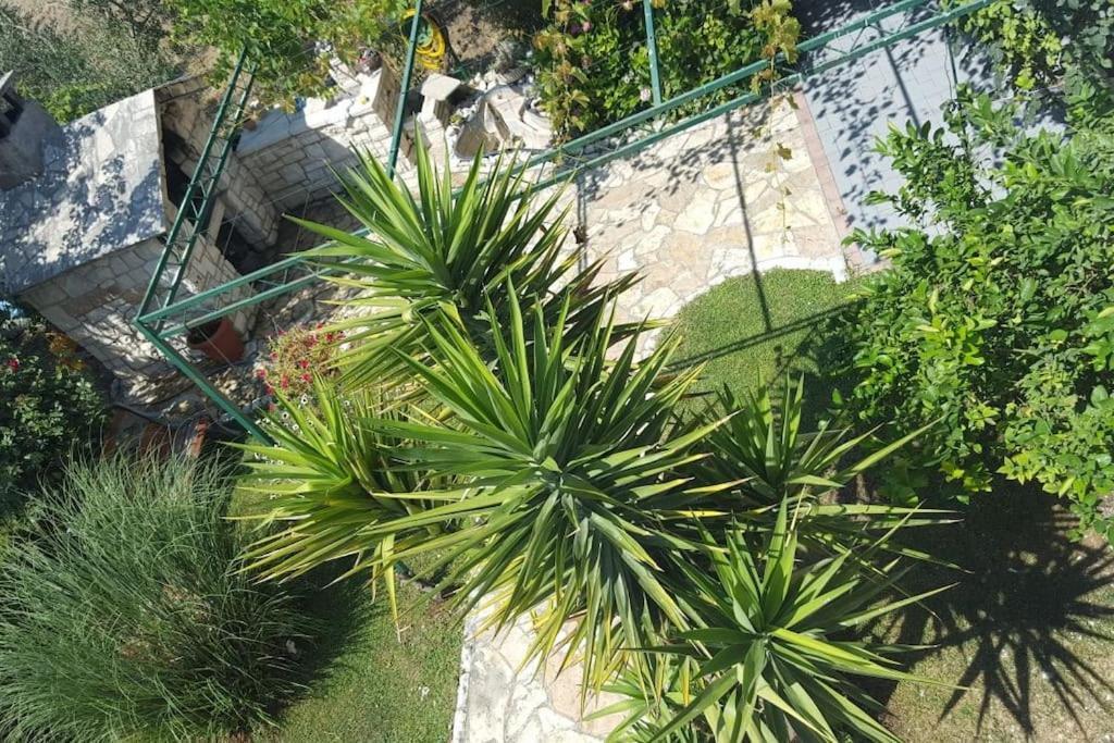 Three Bedroom Apartment Between Trogir And Split Kaštela Kültér fotó