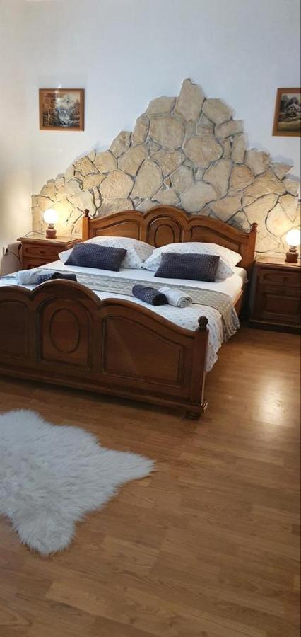 Three Bedroom Apartment Between Trogir And Split Kaštela Kültér fotó
