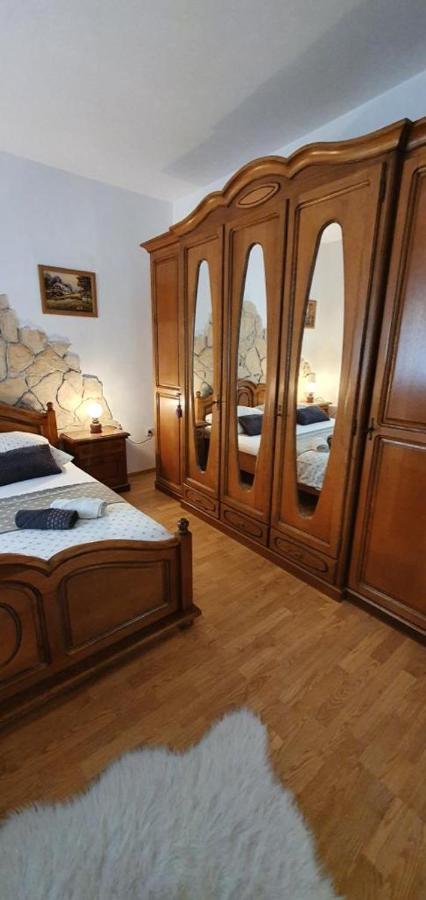 Three Bedroom Apartment Between Trogir And Split Kaštela Kültér fotó
