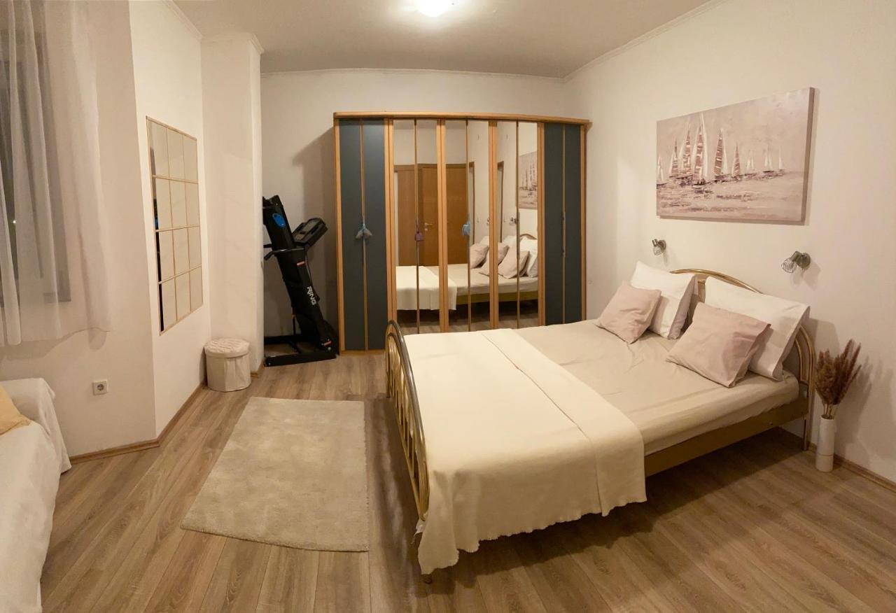 Three Bedroom Apartment Between Trogir And Split Kaštela Kültér fotó