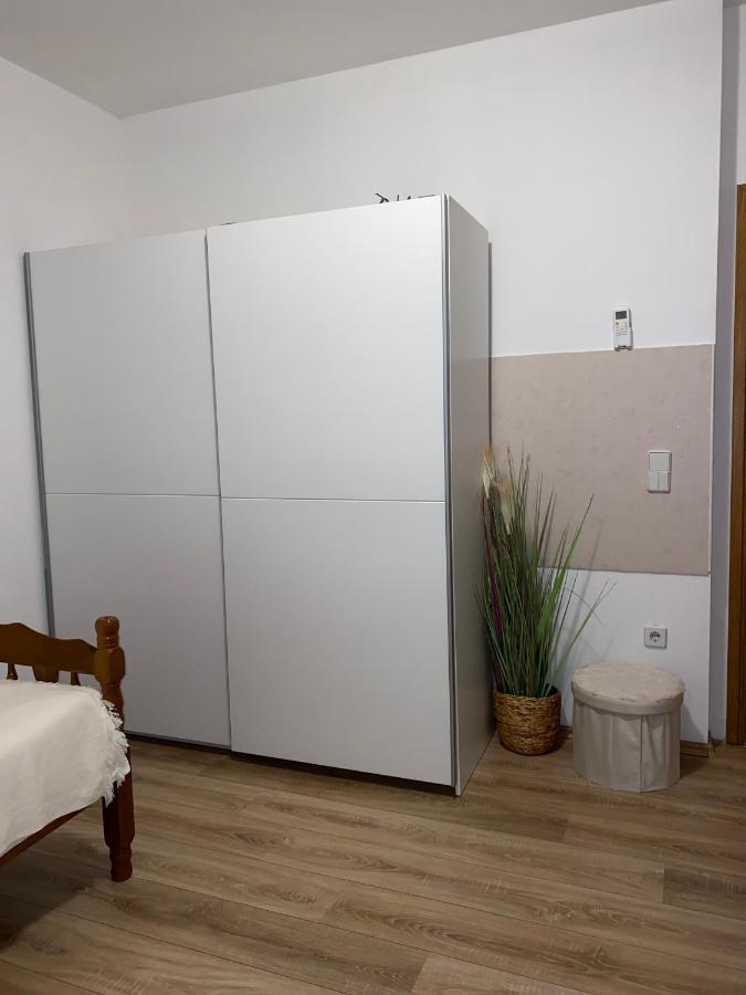 Three Bedroom Apartment Between Trogir And Split Kaštela Kültér fotó